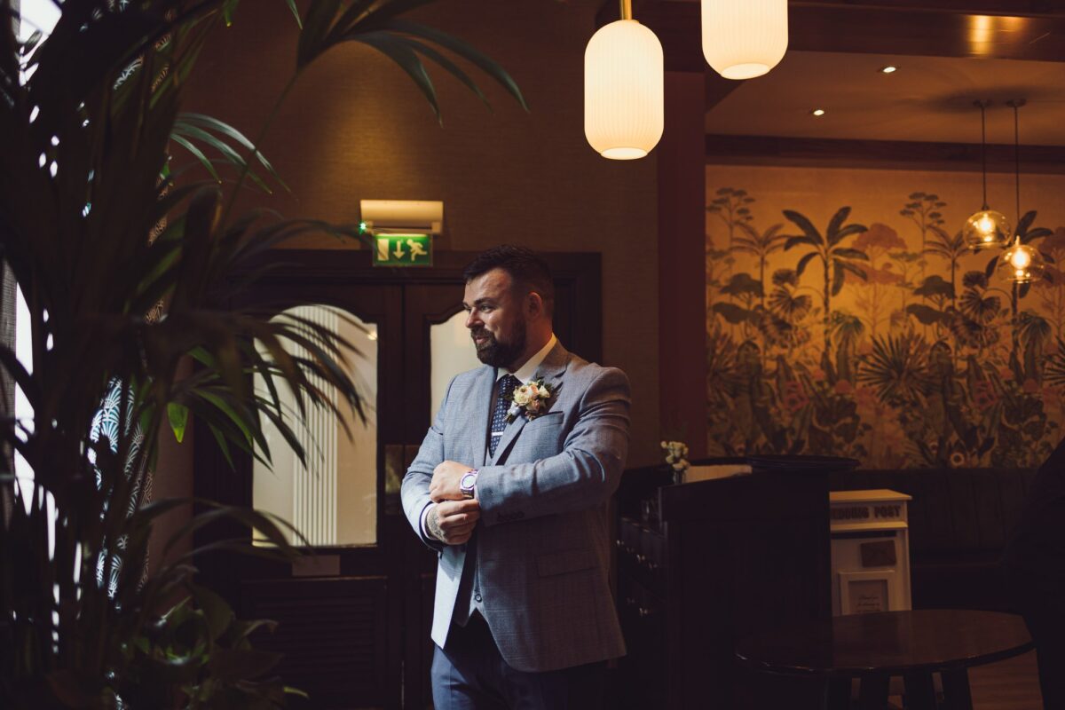 Lauren & Jamie exchanging vows in a beautiful wedding ceremony at The Kingsley Hotel, Cork – JOD Photography