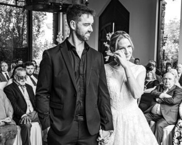 Intimate portrait of the couple in Killarney sunlight – JOD'Photography