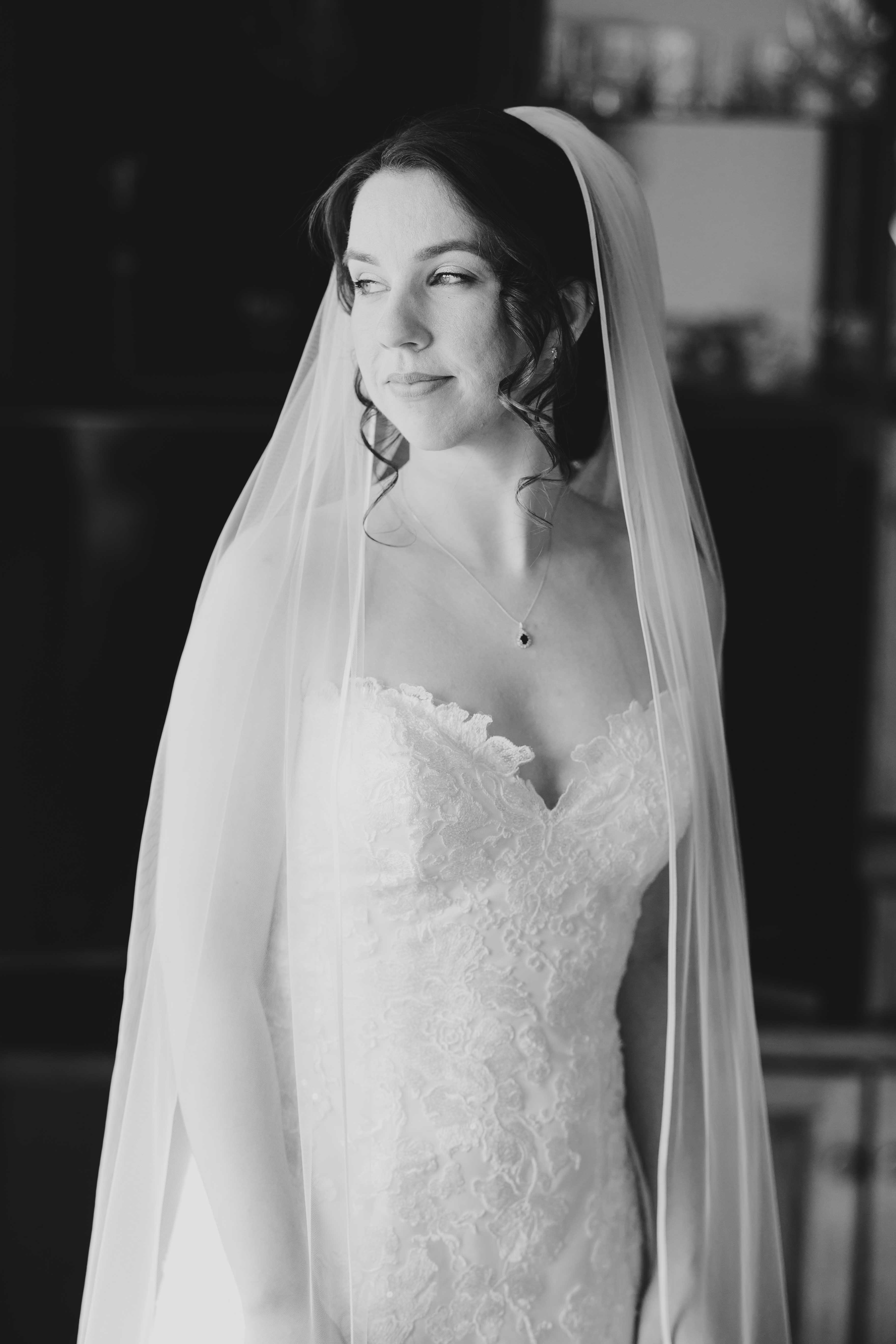 Eva’s wedding dress hanging at home – JOD'Photography