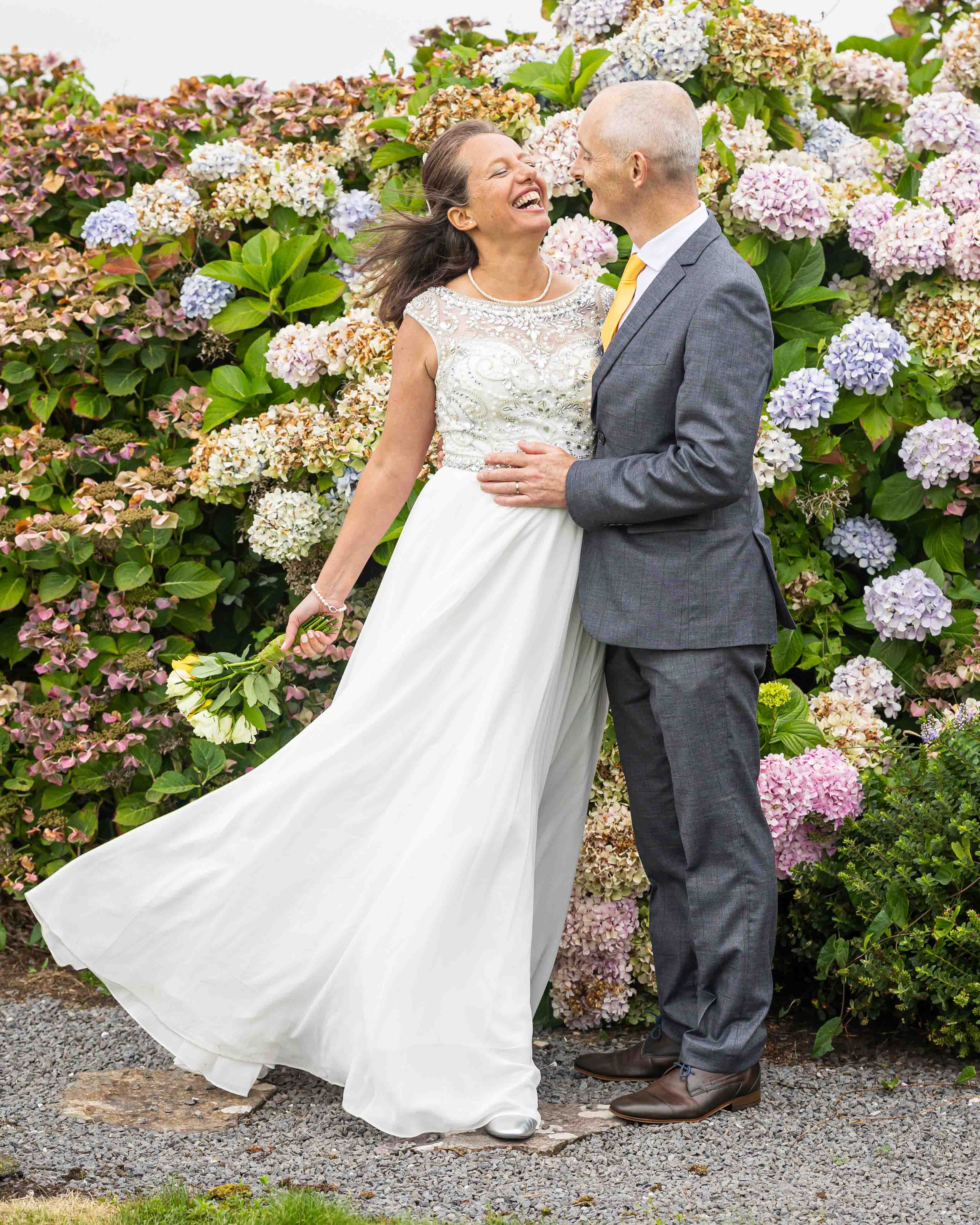 Kerry mountains and sea backdrop for wedding photos – JOD Photography