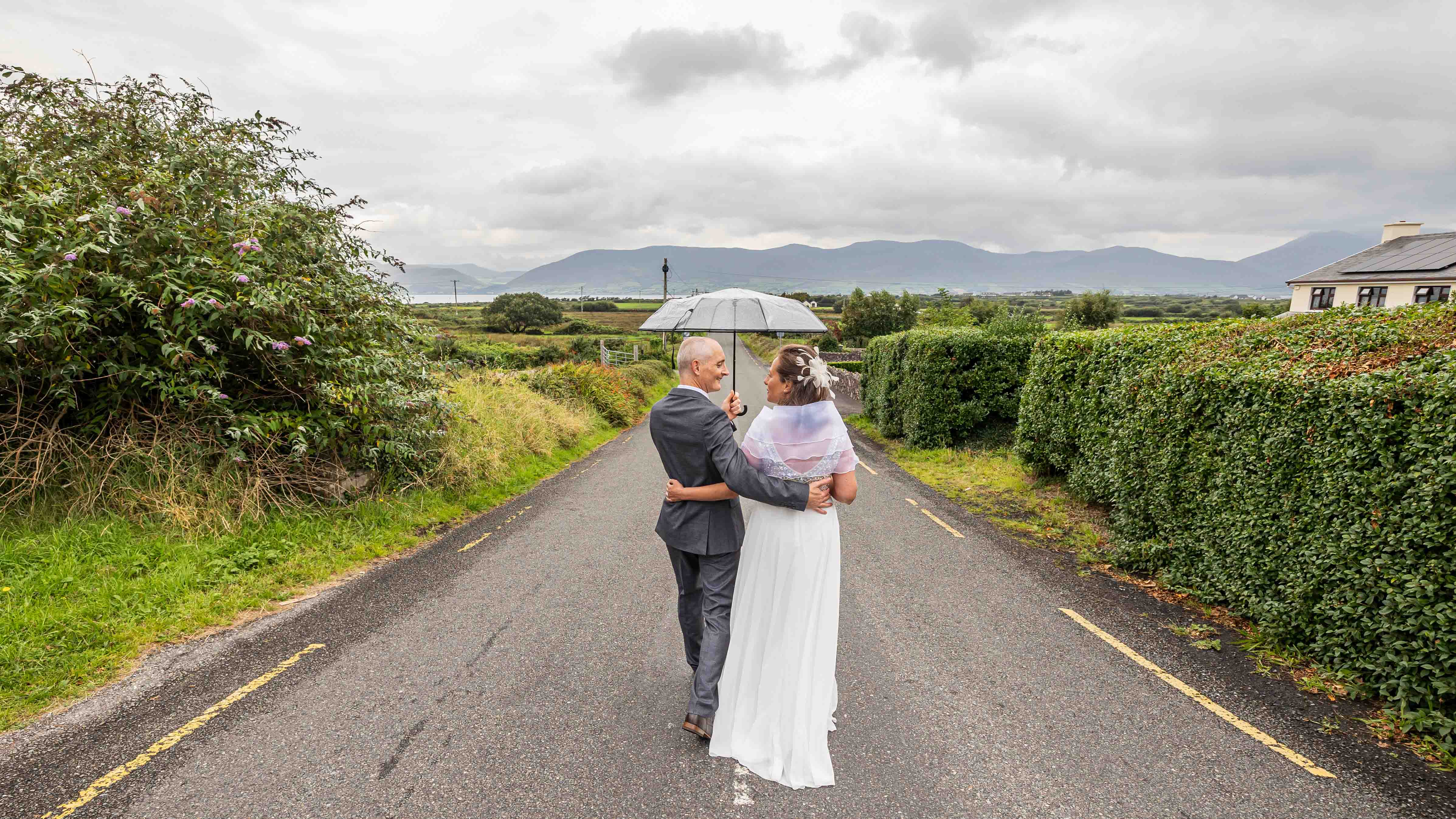 Bride arriving in Cromane, Co. Kerry for wedding day – JOD Photography