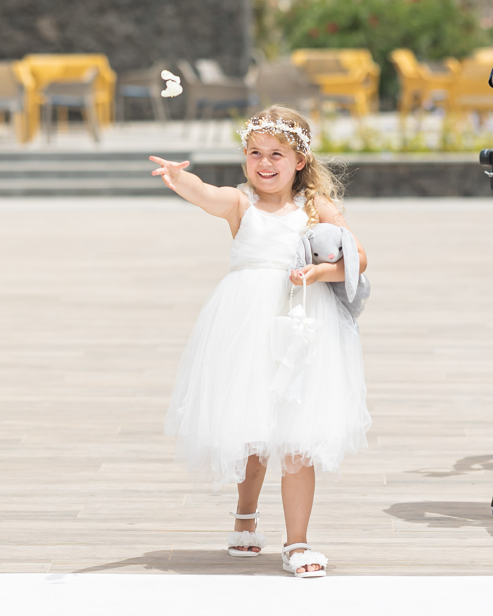 Daughter Harlow flower girl moment Lanzarote wedding – JOD Photography