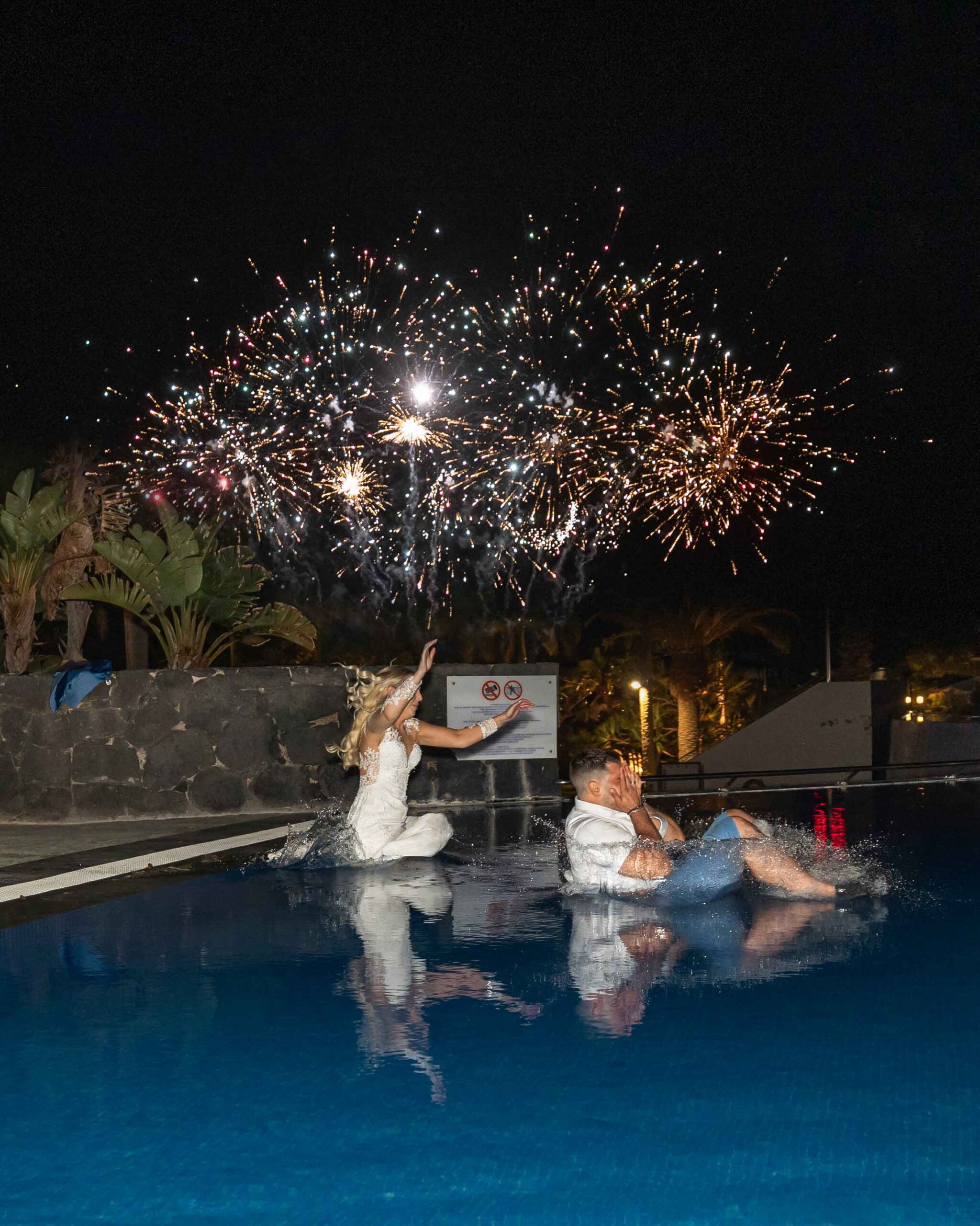 Bride Shauna hugging daughter Harlow Lanzarote wedding – JOD Photography