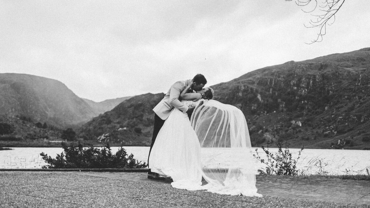 Emotional vows exchanged at Gougane Barra Oratory – JOD Photography