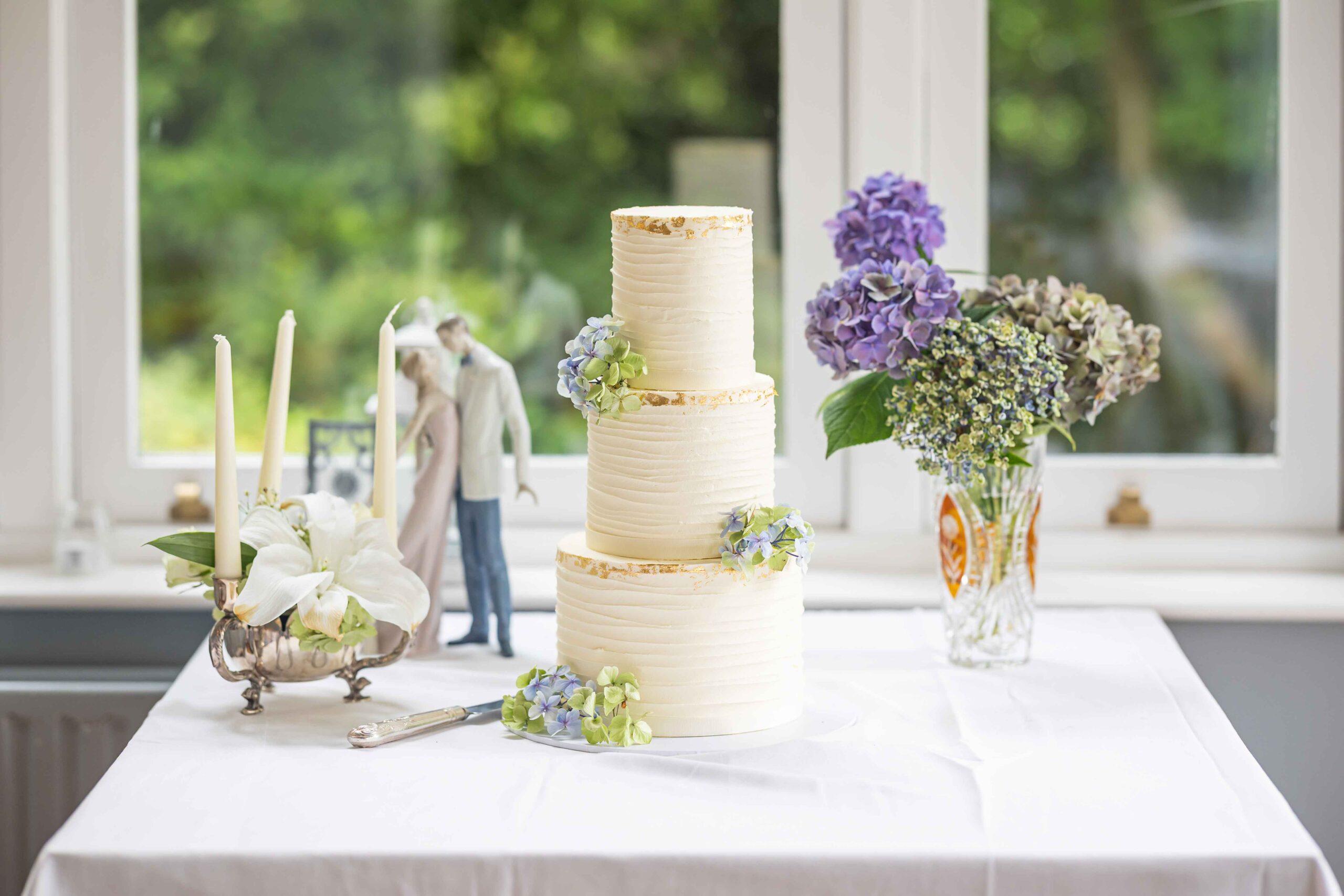 Wedding cake by Cakes by Dawn at Seaview House Hotel – JOD Photography