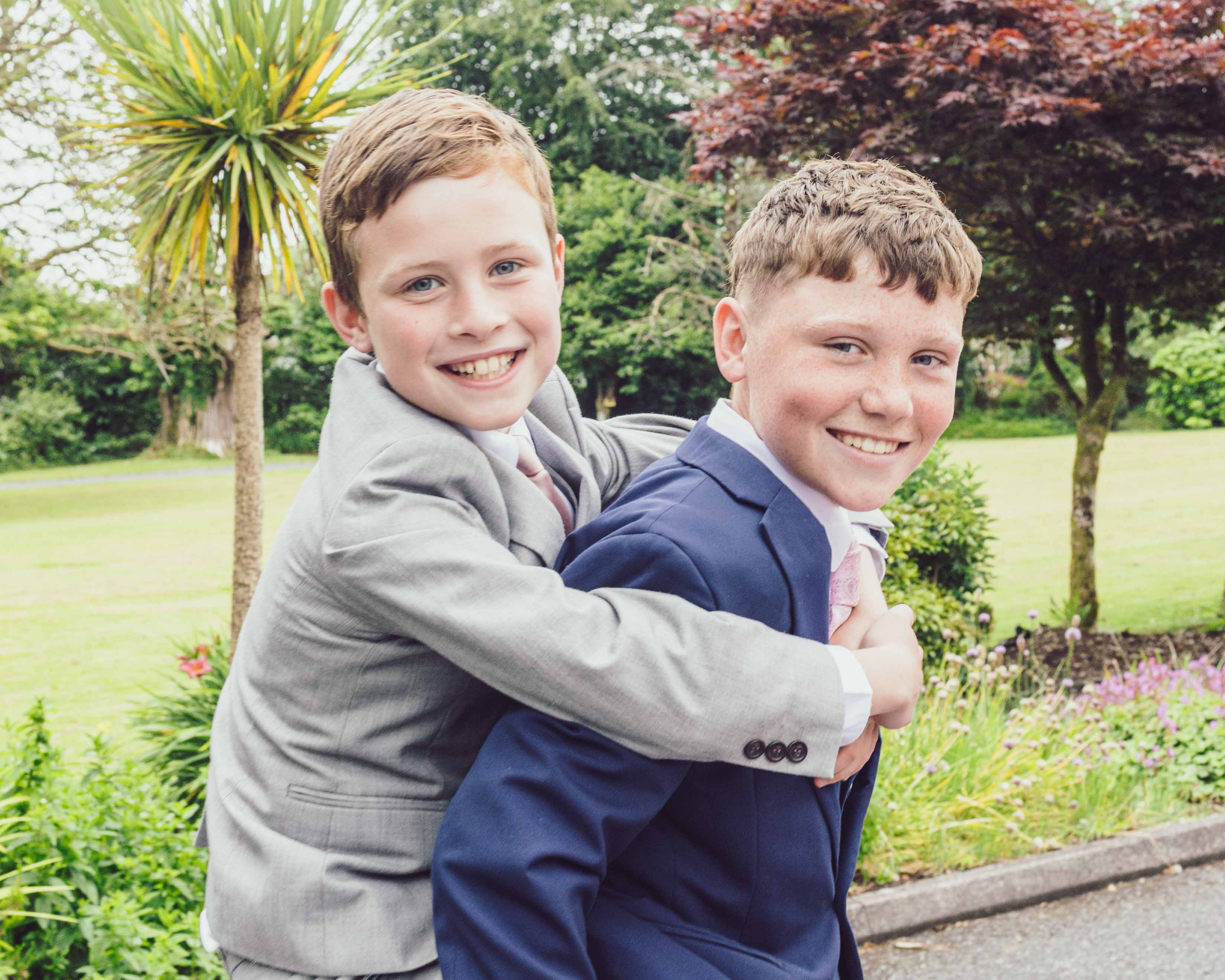 Natural couple portraits with candid connection — JOD Photography