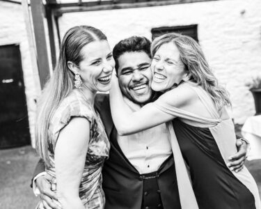 Romantic wedding moment with natural storytelling — JOD Photography