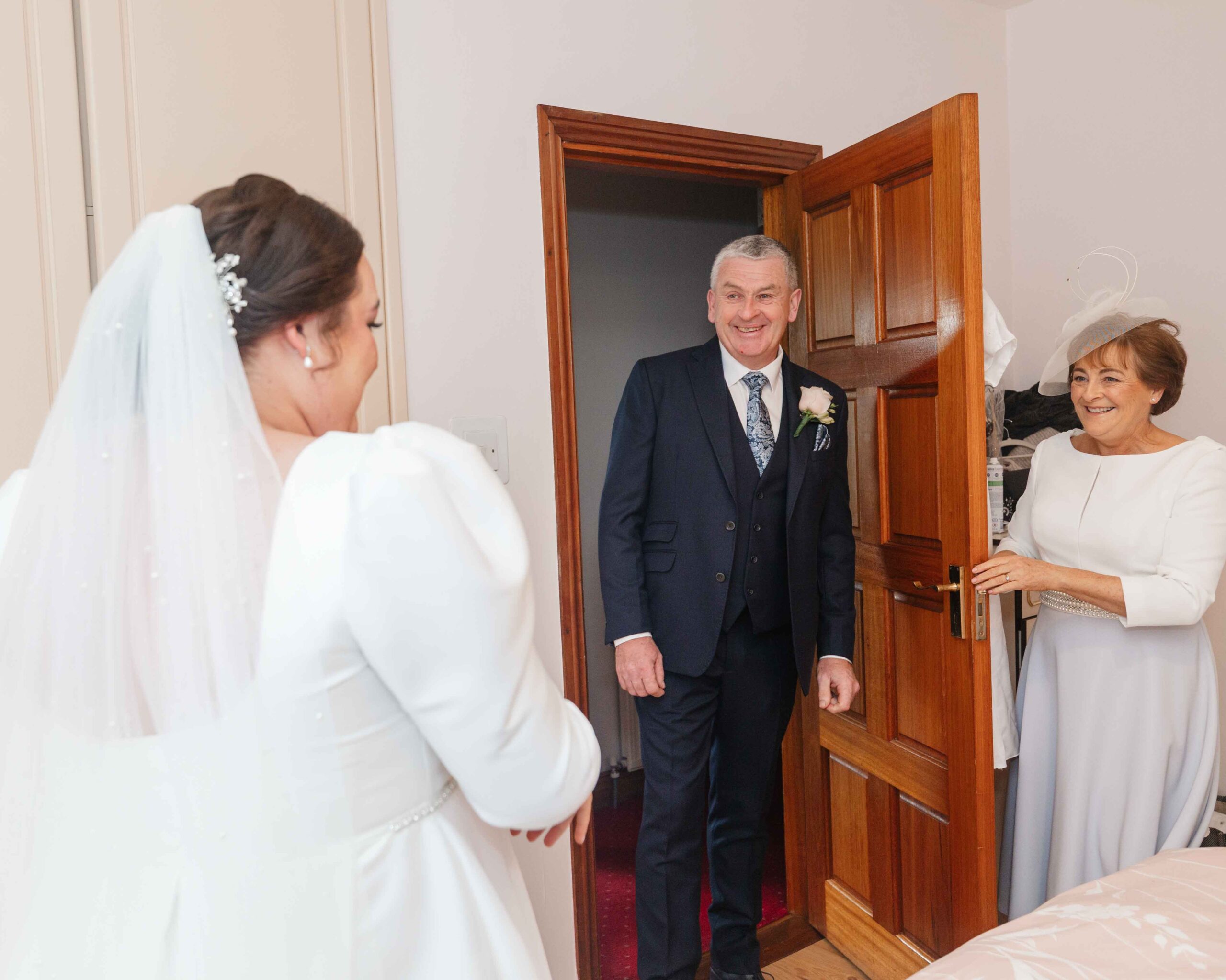 Father seeing his daughter in her wedding dress for the first time — JOD Photography
