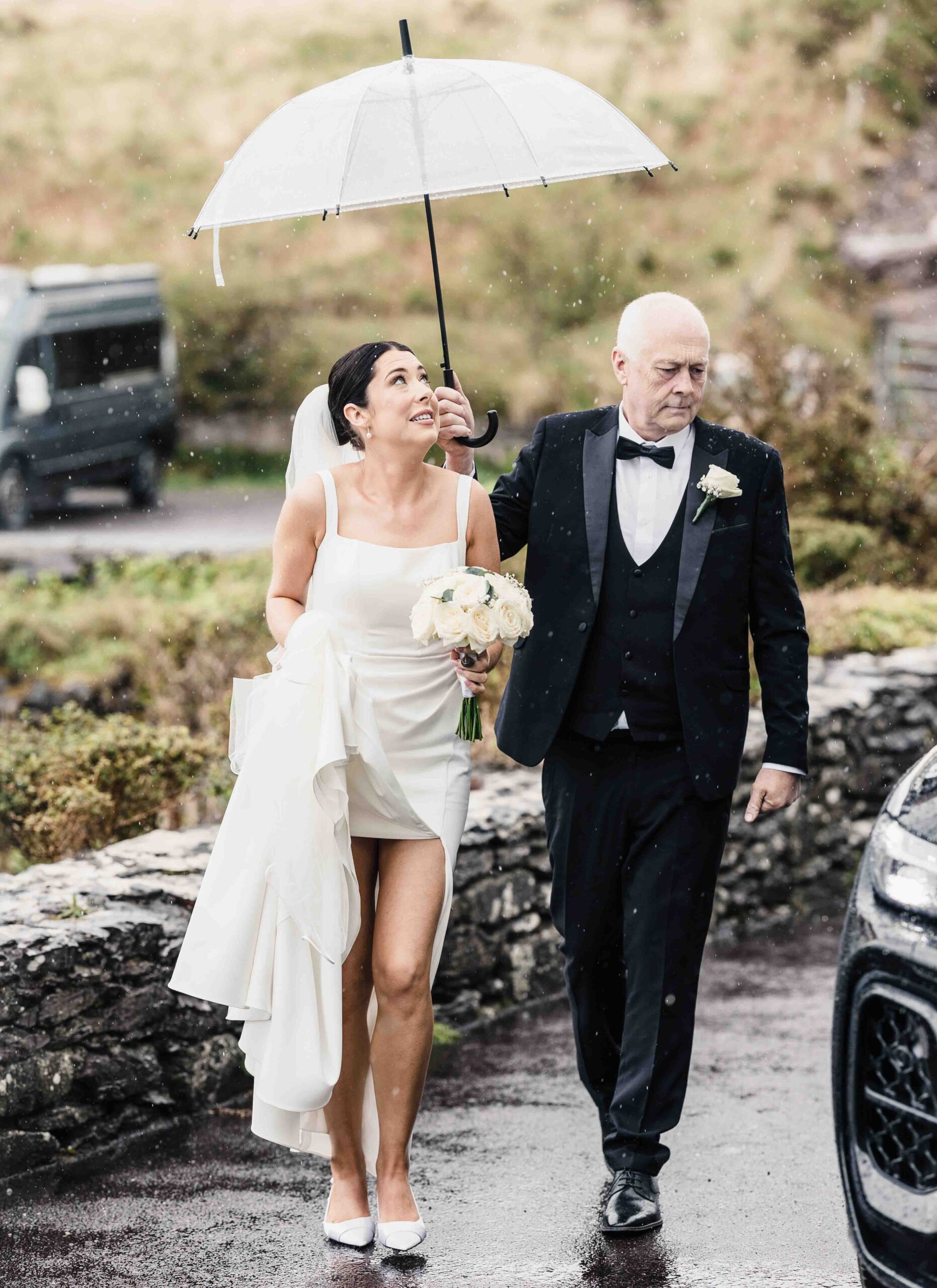 Relaxed bridal portraits at family home in Kerry – JOD Photography