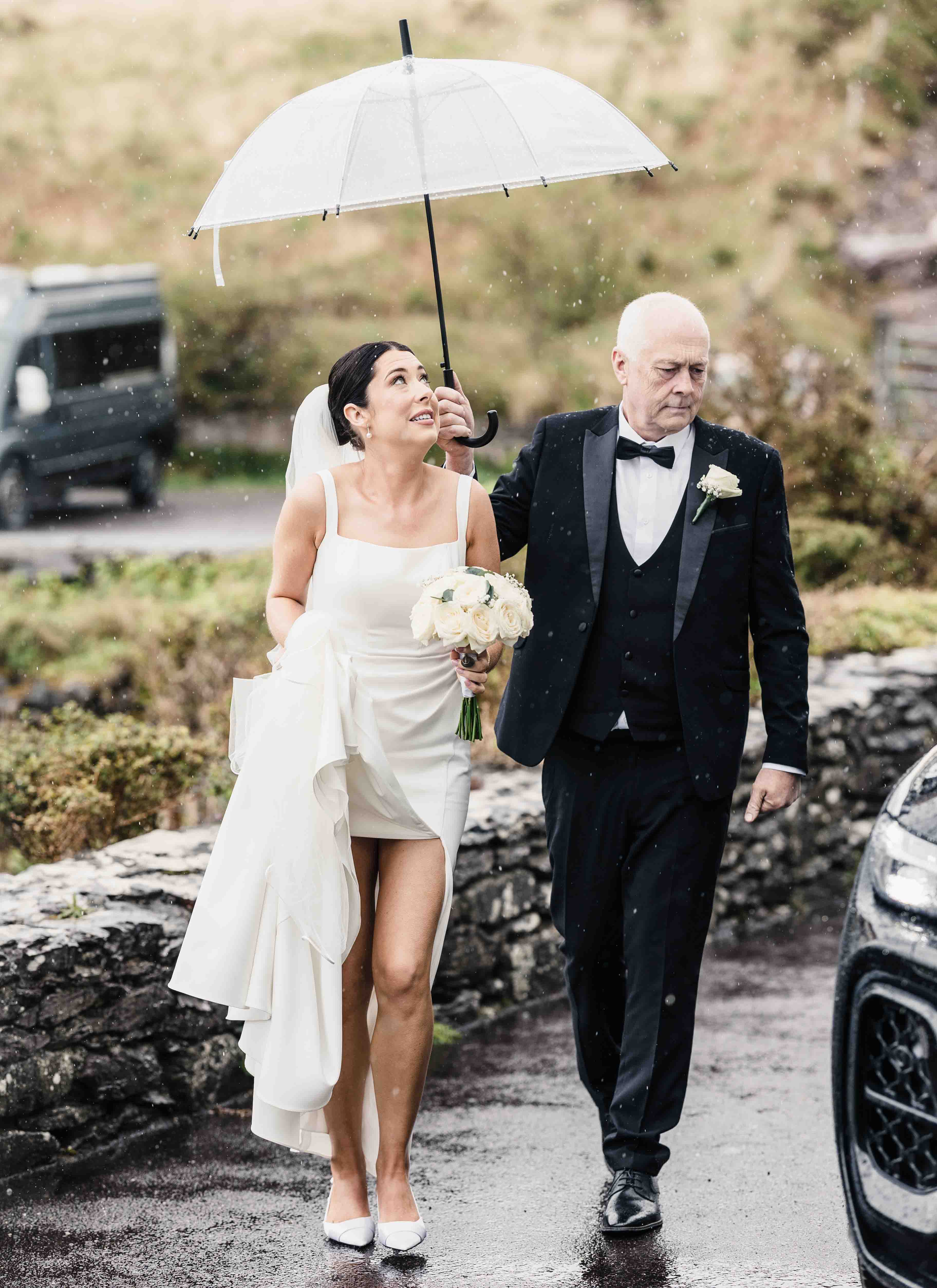 Relaxed bridal portraits at family home in Kerry – JOD Photography