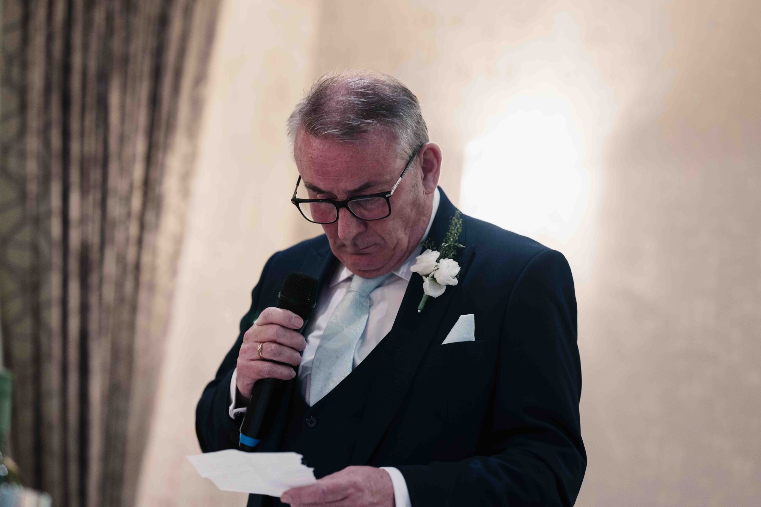 Wedding reception at Skull Harbour Hotel photographed by JOD Photography
