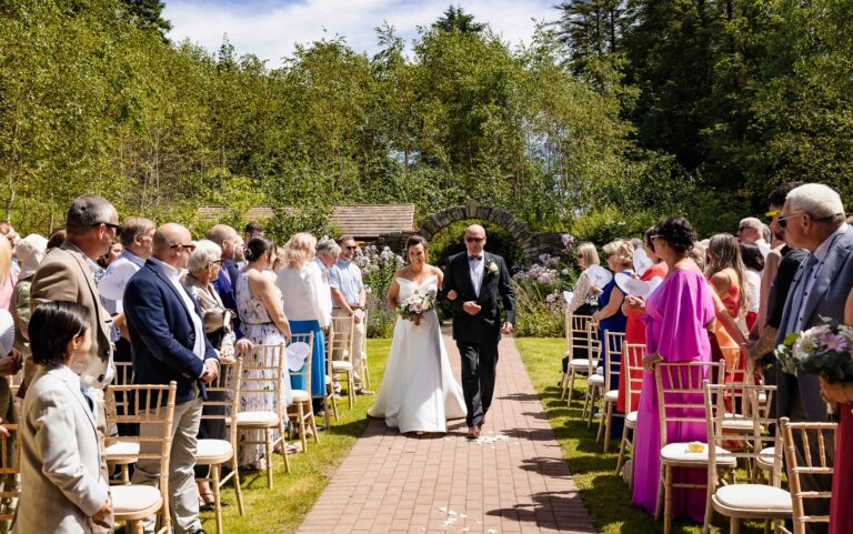 Relaxed documentary wedding photography at Fernhill House – JOD Photography