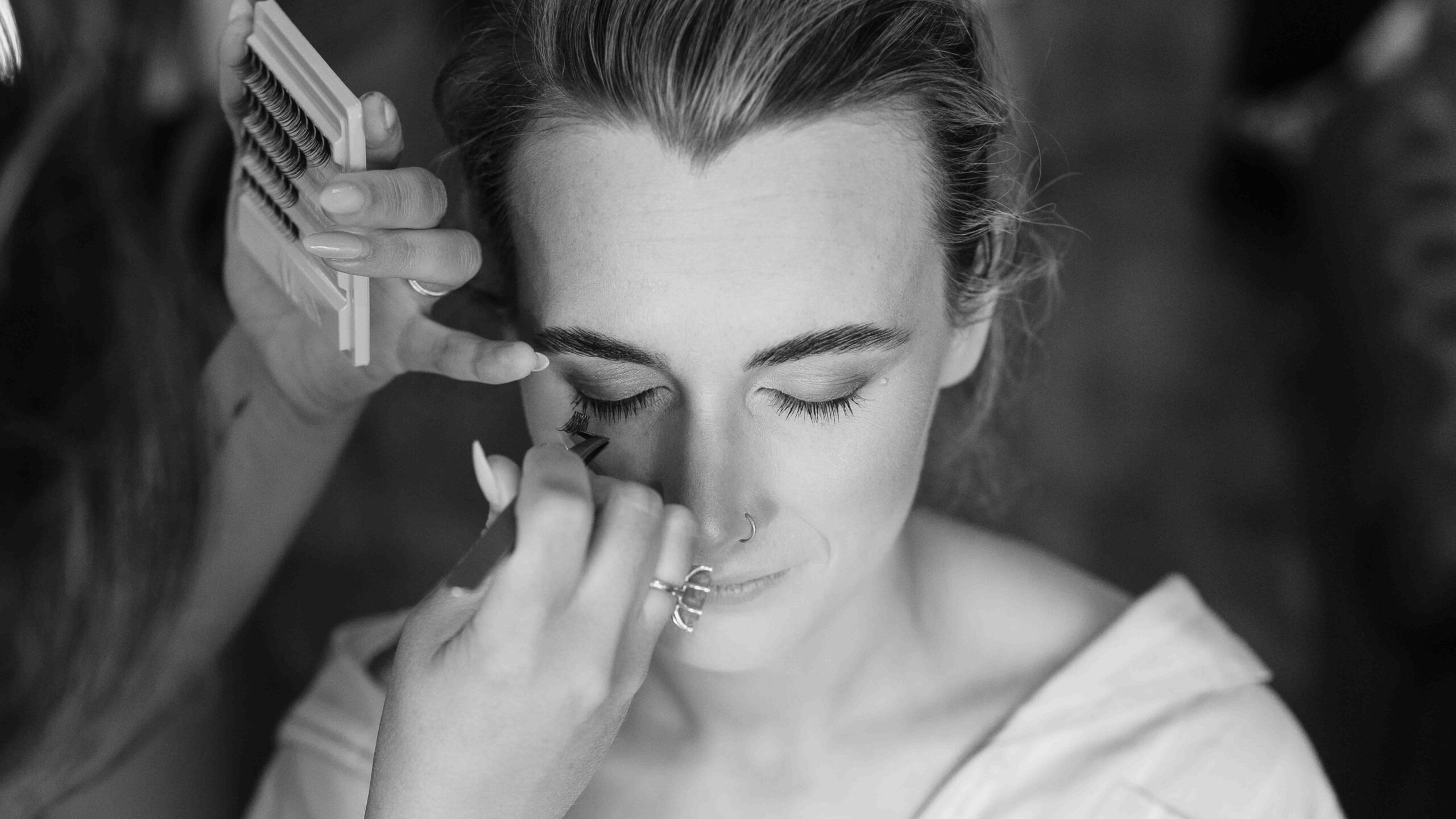 Julie-Marie getting ready before her Fernhill House wedding – JOD Photography