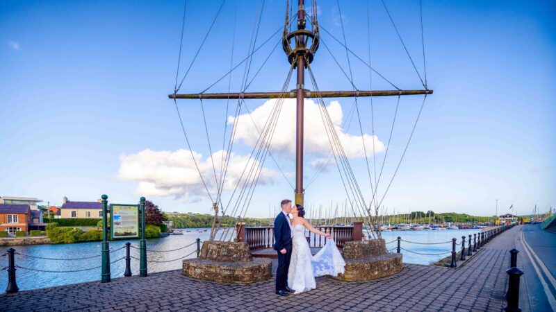 Bride and groom in evening light outside – JOD'Photography