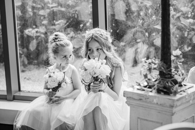 Elegant indoor wedding ceremony with natural light – JOD Photography