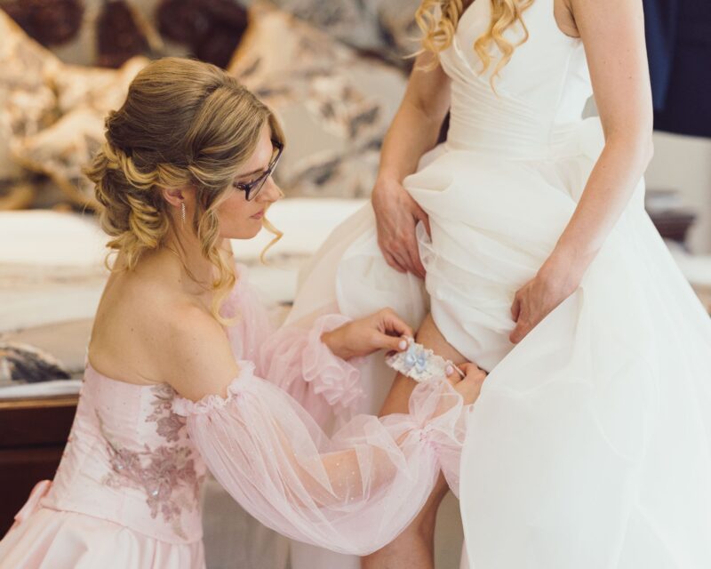 bride arriving at ceremony entrance – JOD Photography