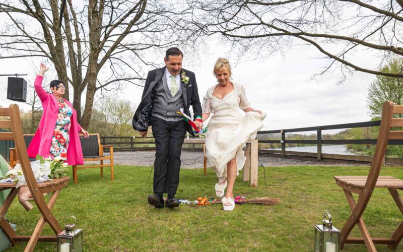 emotional hug between siblings wedding day – JOD Photography